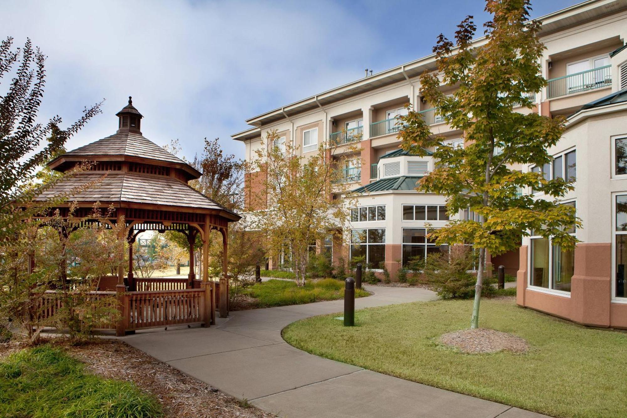 Courtyard By Marriott Fort Smith Downtown Bagian luar foto
